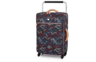 IT Luggage Medium Qulted Camo Suitcase 4 Wheel - Zinfandel